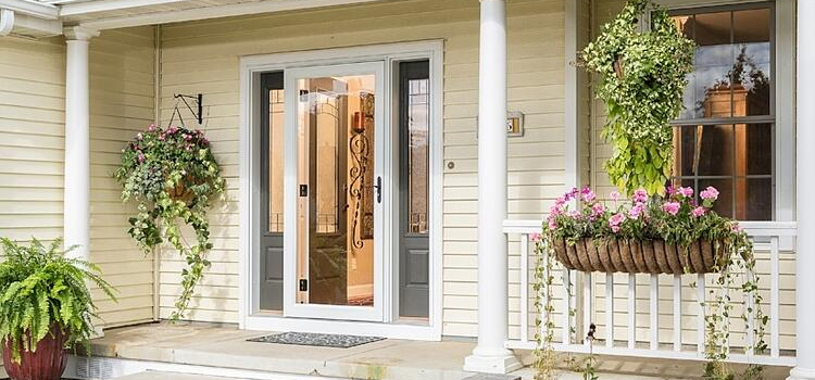 screen door installation in La Riviera