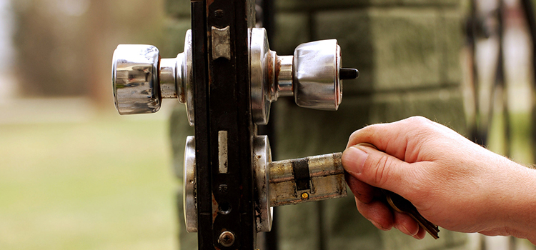 front door latch repair La Riviera